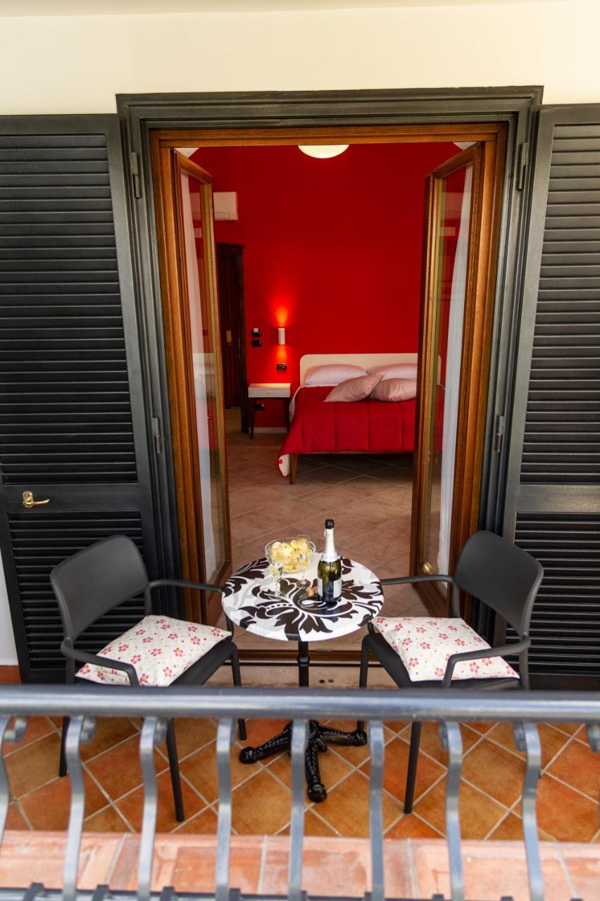 Ohana Bed And Breakfast Castellammare di Stabia Exterior photo
