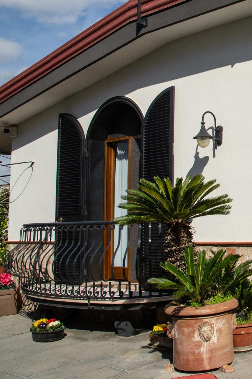 Ohana Bed And Breakfast Castellammare di Stabia Exterior photo